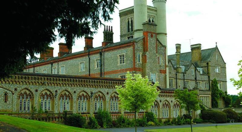 De Vere Horsley Estate East Horsley Exterior photo